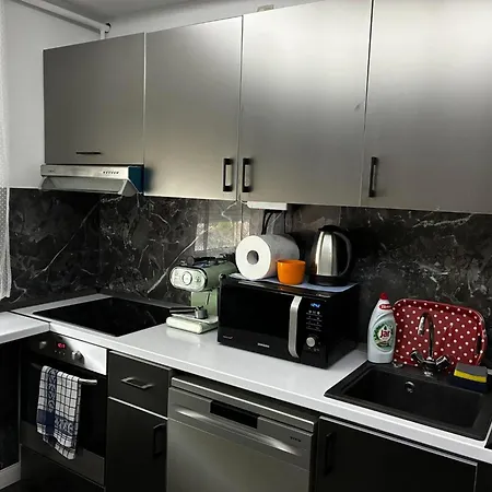Bezso Apartment *